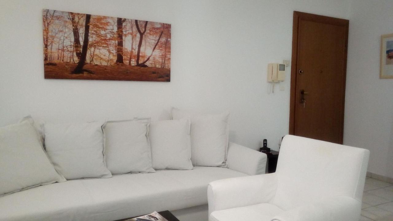 Suite Home Athènes Extérieur photo